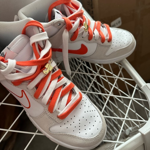 Nike Dunk High White and Orange - Picture 5 of 6
